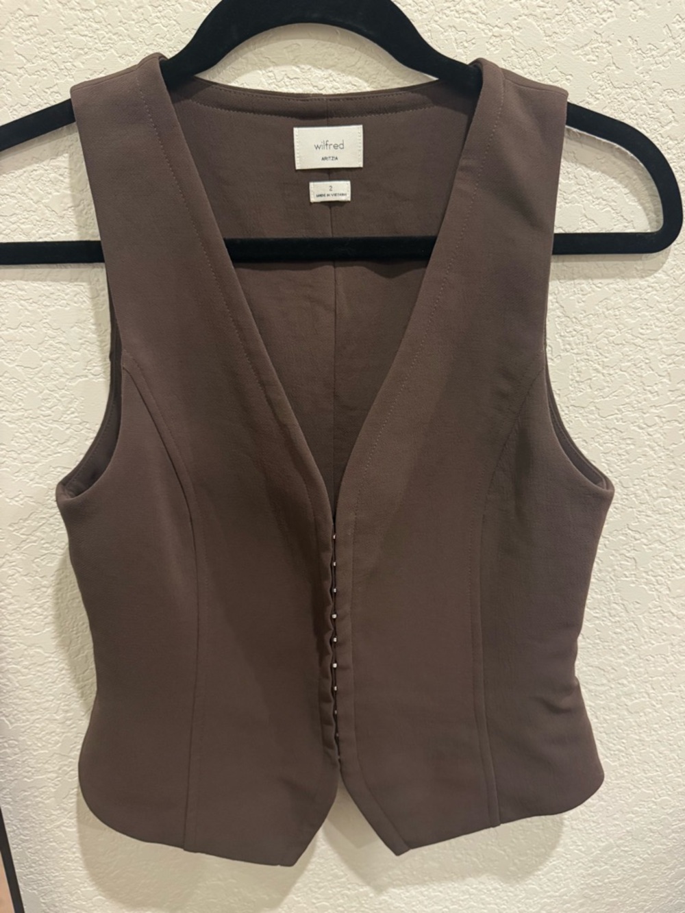 Aritzia Wilfred Attire Vest (Crepette) in rich mocha brown.